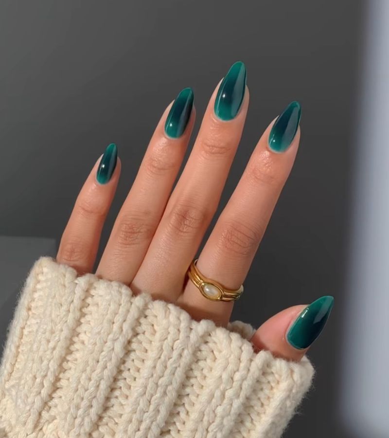 emerald green aura nails