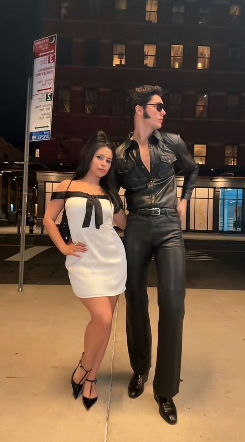couples halloween costumes - elvis and patricia