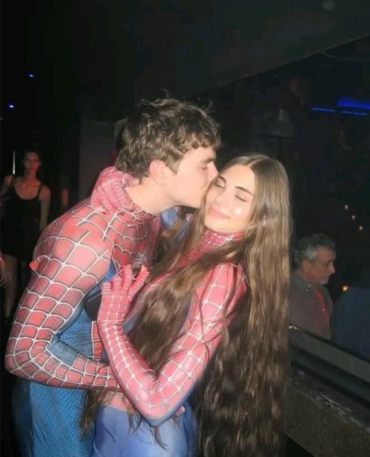 Couples Halloween Costumes - spiderman couple