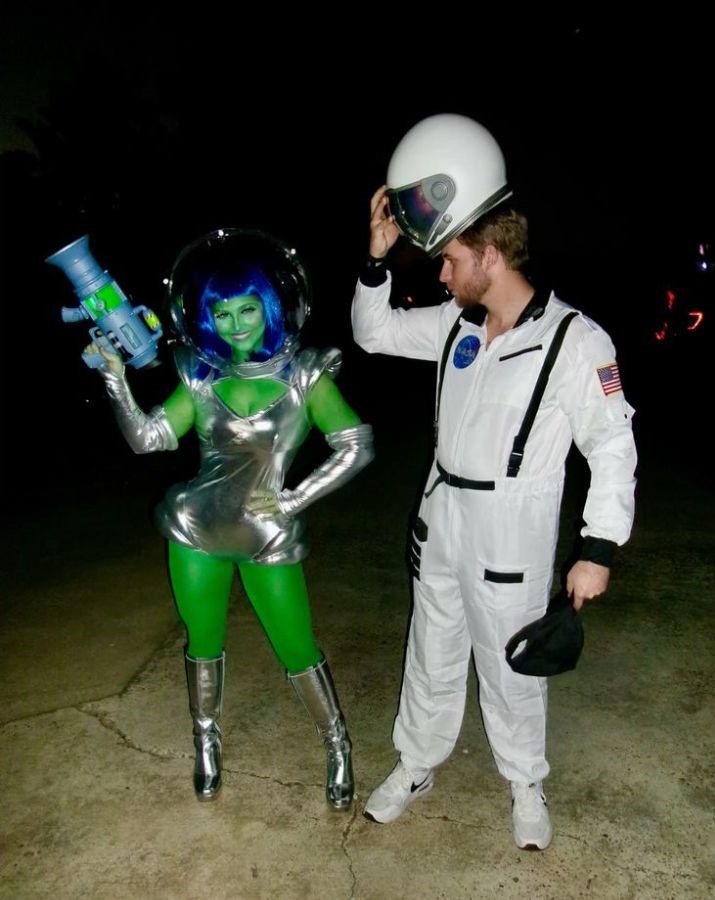 Astronaut & Alien couples halloween costumes