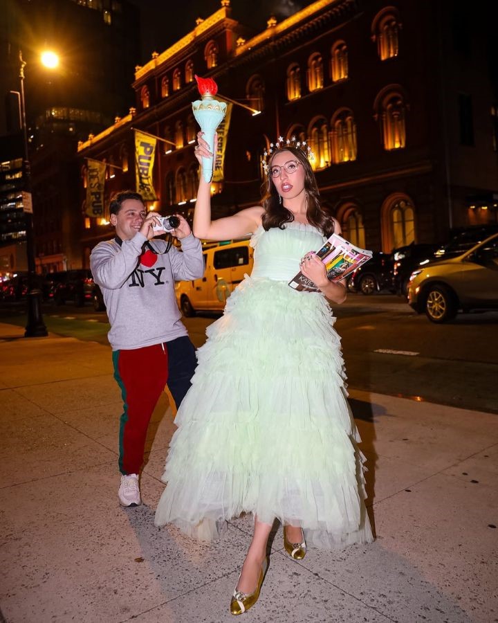 liberty & nyc tourist