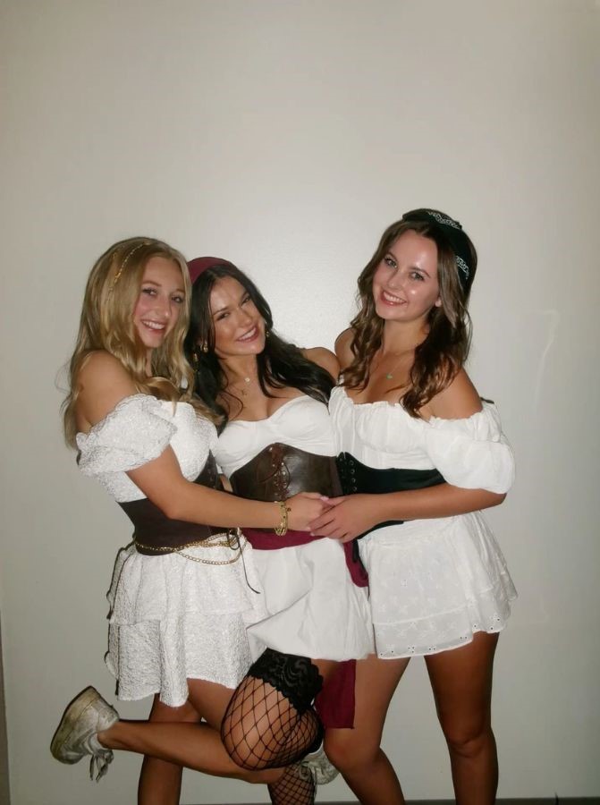 pirates trio halloween costumes