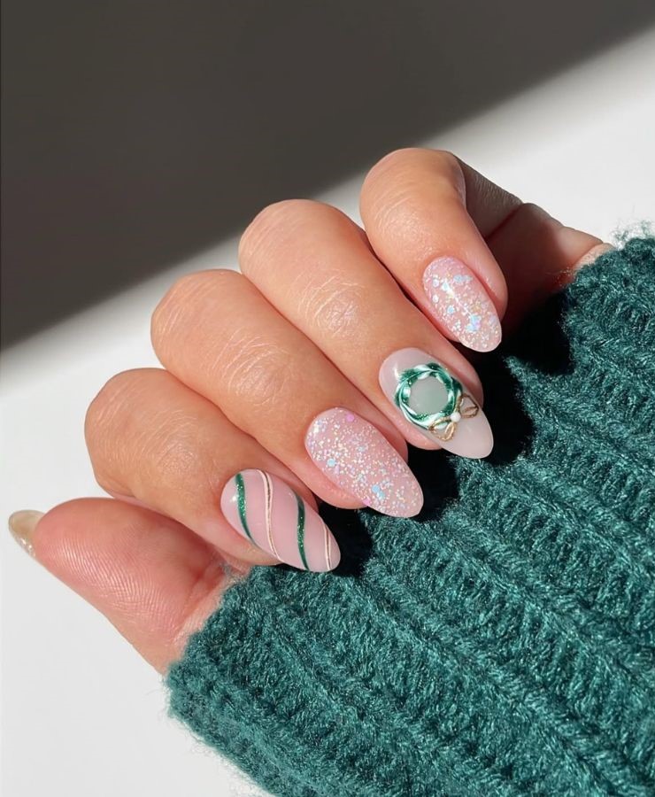 green Mistleto holiday nails
