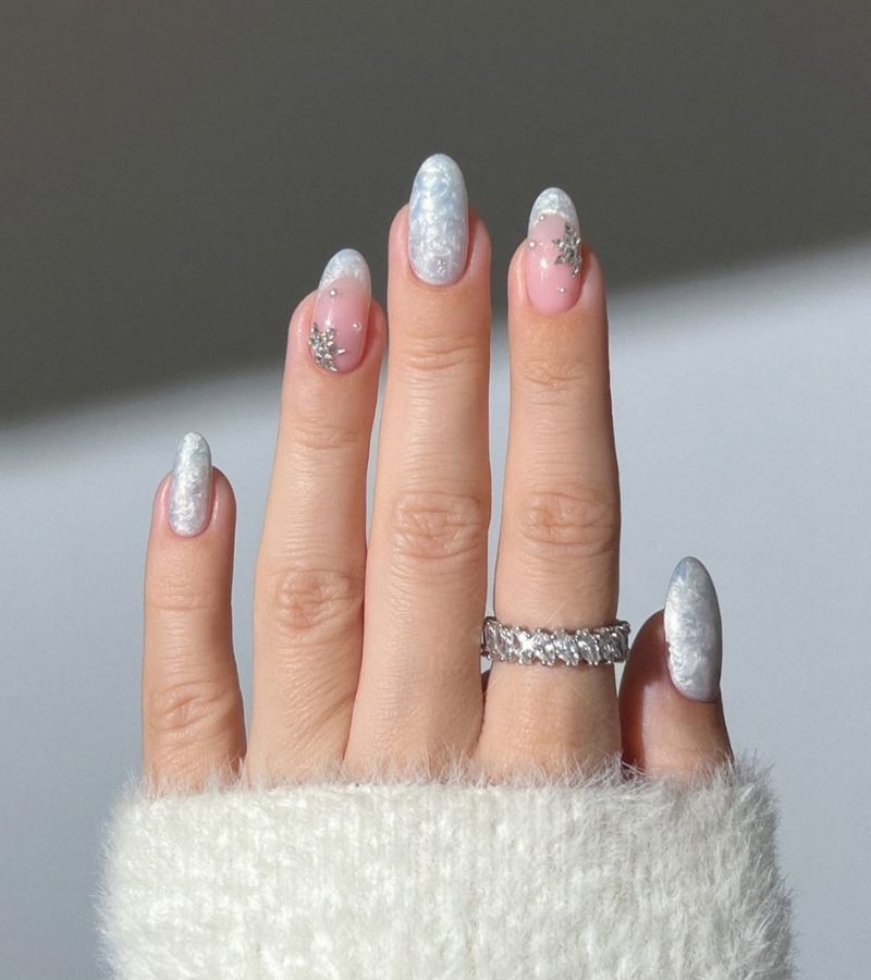 snowy white holiday nails