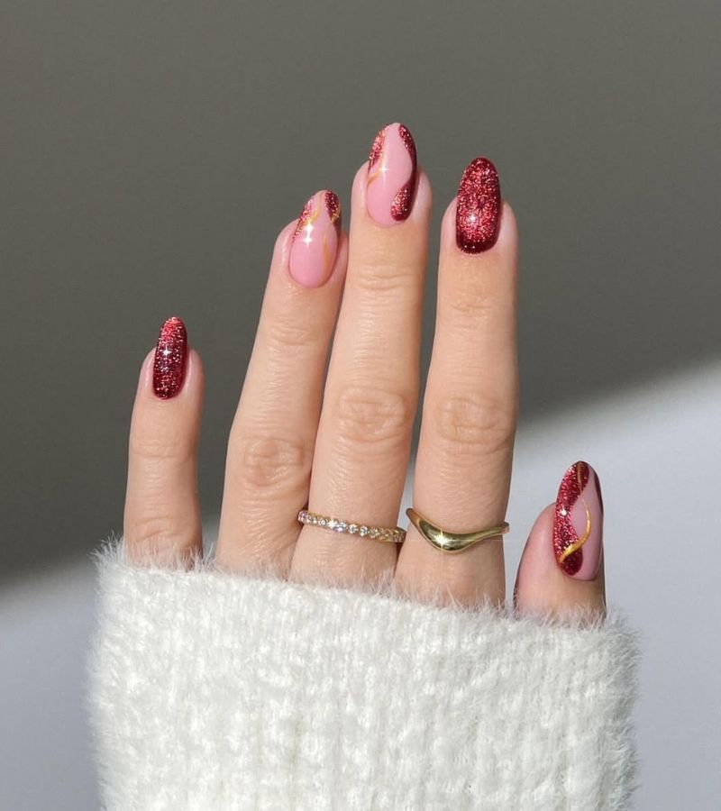 sparkly red holiday nails