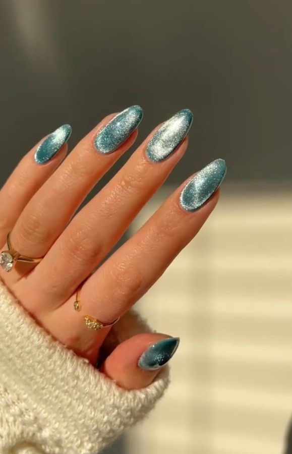sparkly blue velvet nails