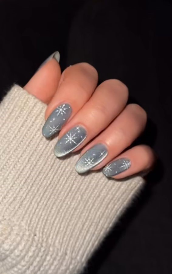 blue snowflakes velvet nails