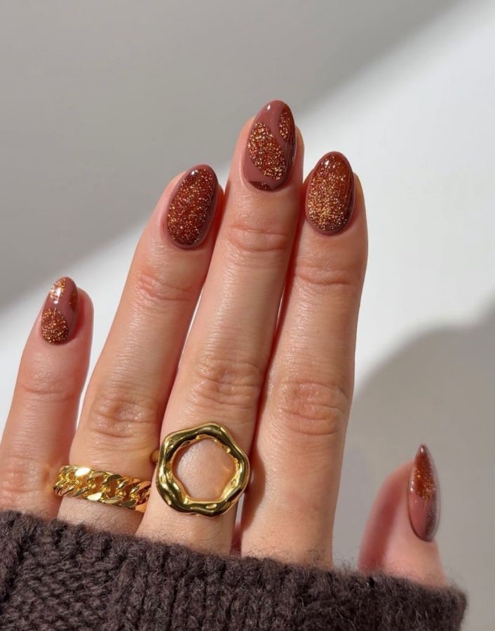 sparkly brown velvet nails
