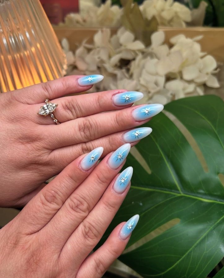 icy blue aura nails