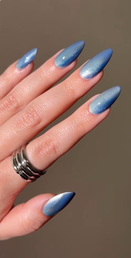 dark blue sparkly nails