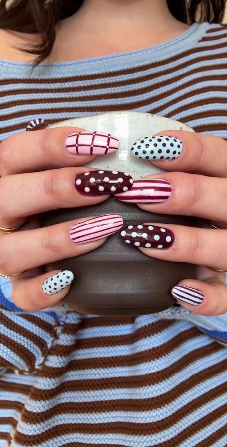 retro striped nails