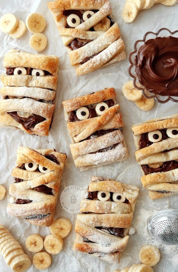 Chocolate Mummy Pastries halloween desserts