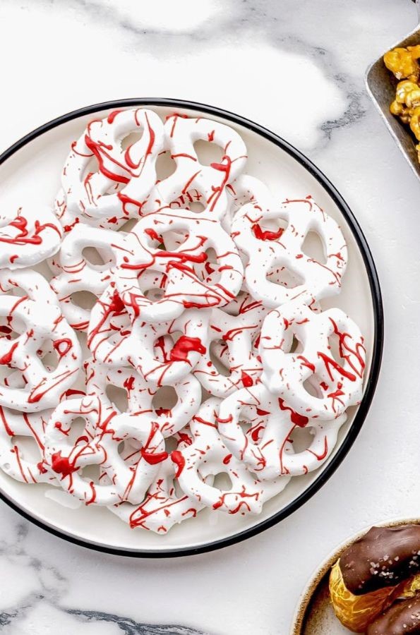 halloween desserts Bloody Pretzels