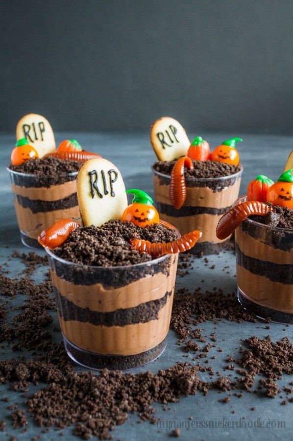 graveyard dirt cups halloween finger foods