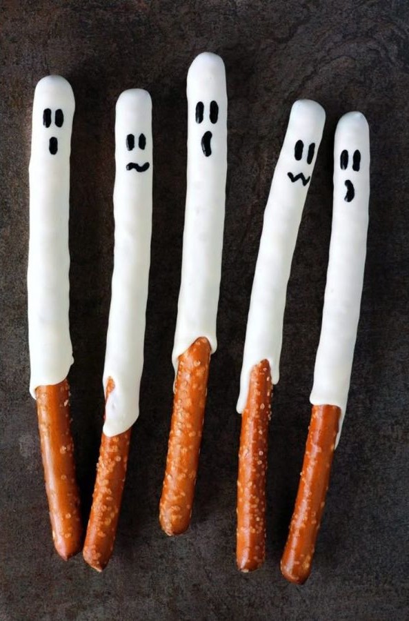 ghost pretzel halloween finger foods