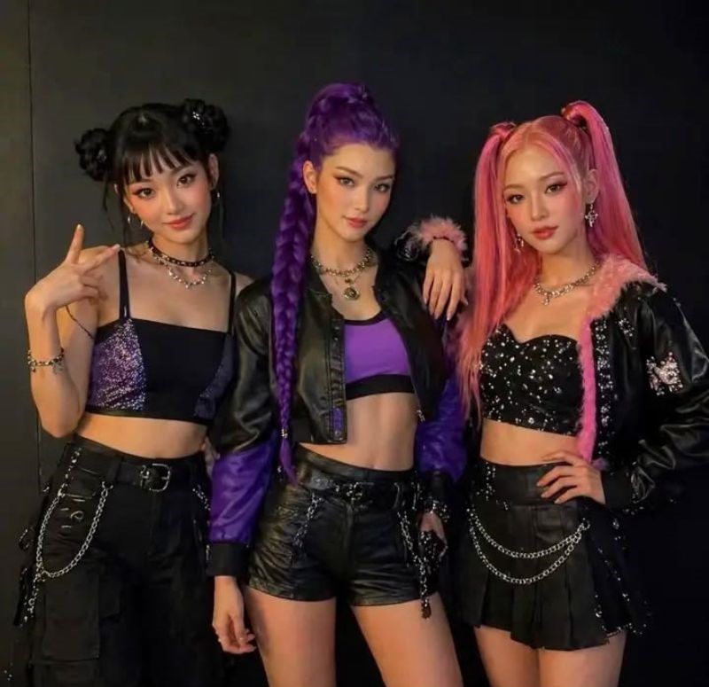 HUNTR/X Black Stage Outfits
